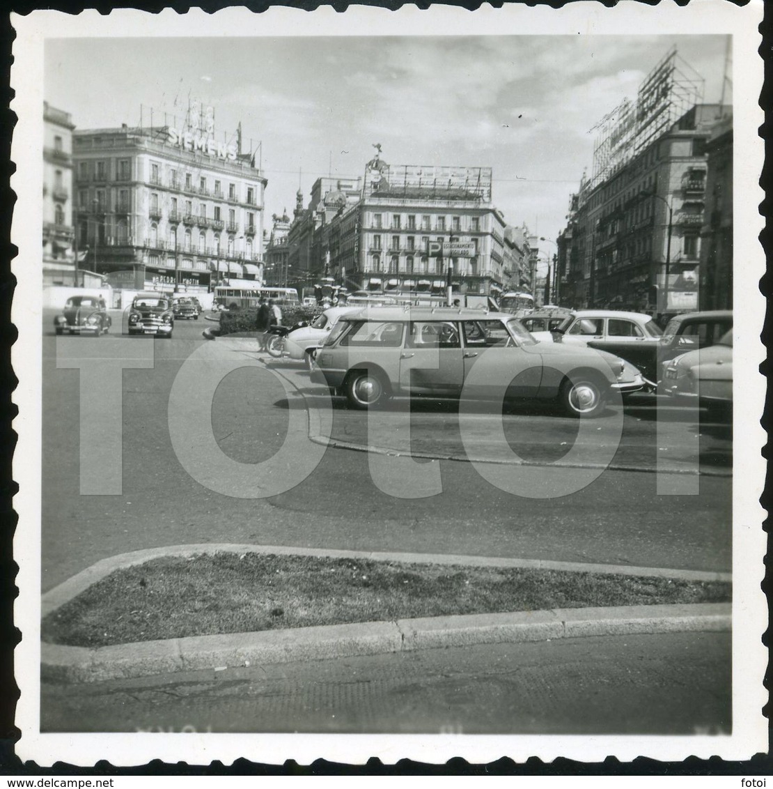 50s ORIGINAL AMATEUR PHOTO FOTO MADRID ESPANA SPAIN CITROEN DS BREAK TUBARON - Orte