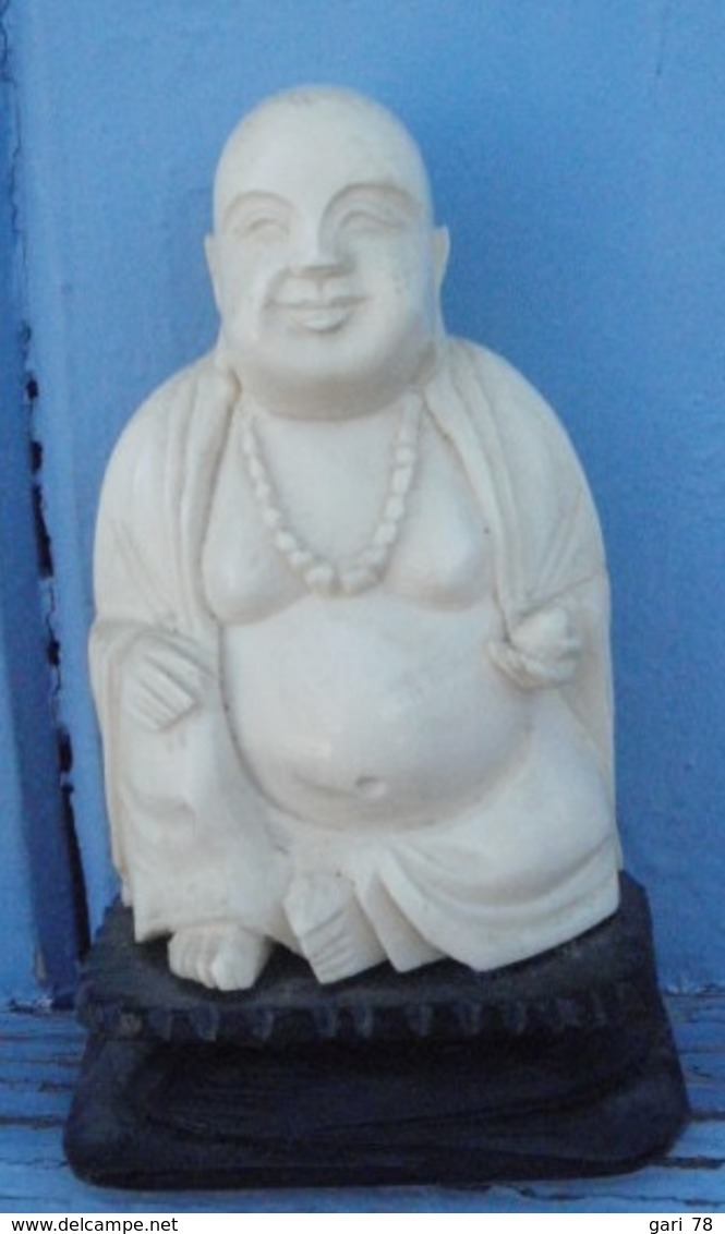 BOUDDHA Ou Personnage Chinois En Ivoire, Hauteur 8 Cm (sans Le Socle) Travail Du Début Du XXe Siecle - Art Asiatique