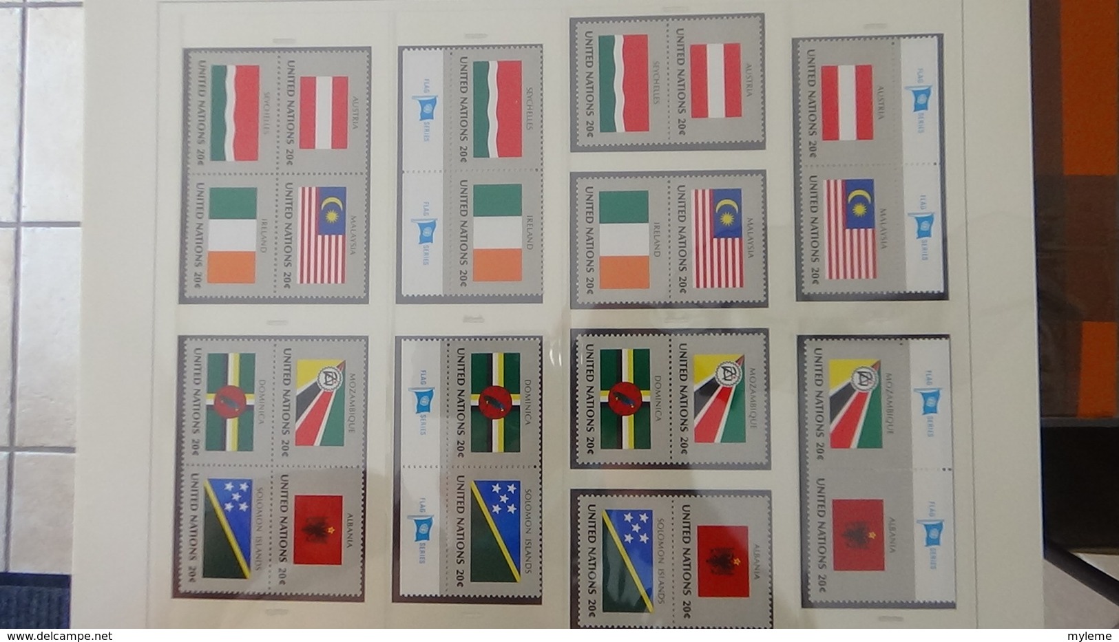 Grosse collection Nations Unies en SAFE avec étui série drapeaux en blocs et timbres ** complet.. A saisir !!!