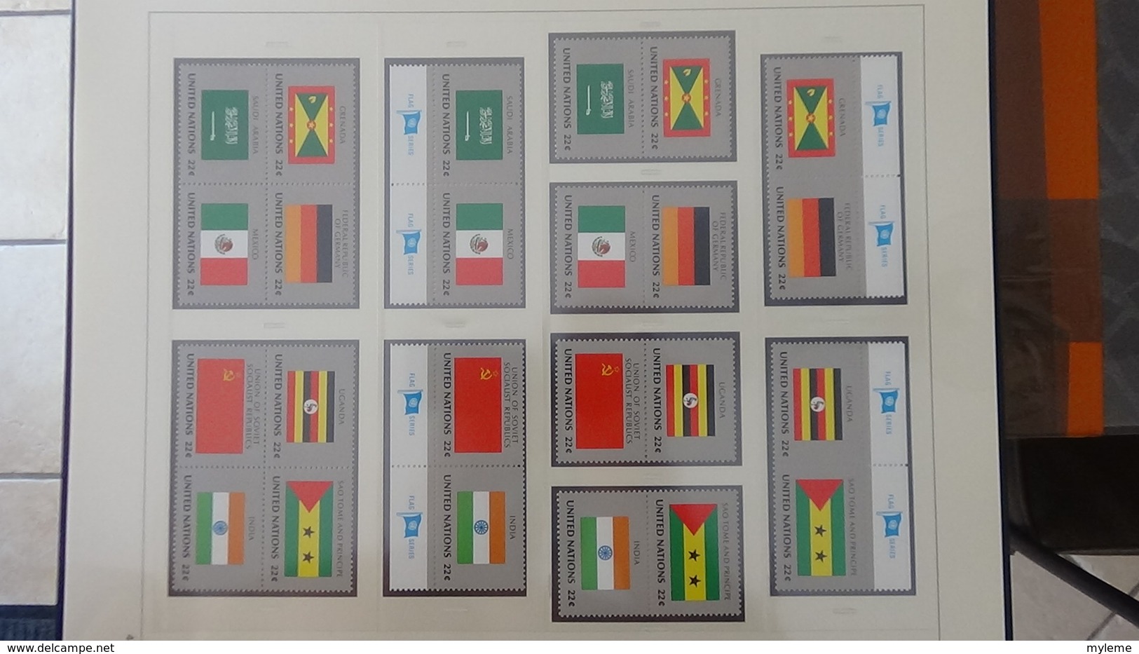 Grosse collection Nations Unies en SAFE avec étui série drapeaux en blocs et timbres ** complet.. A saisir !!!