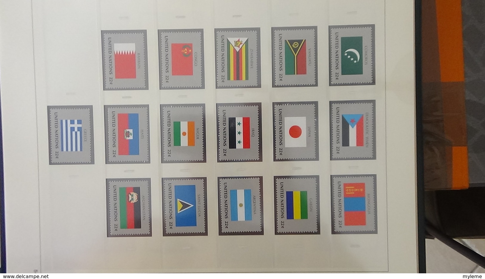 Grosse collection Nations Unies en SAFE avec étui série drapeaux en blocs et timbres ** complet.. A saisir !!!