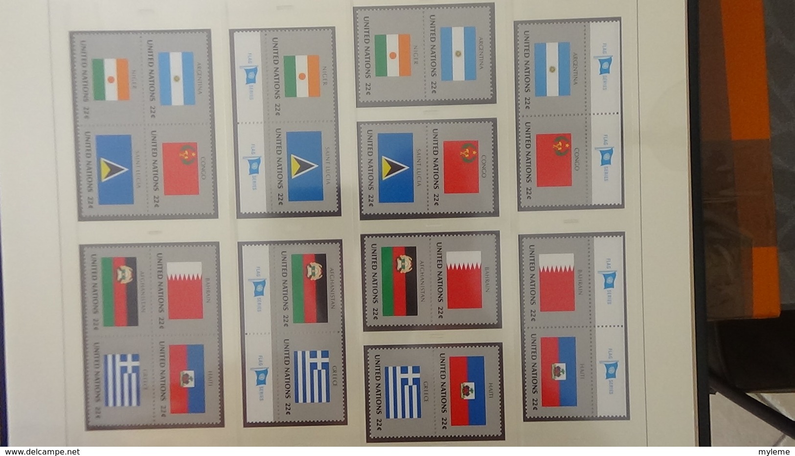 Grosse collection Nations Unies en SAFE avec étui série drapeaux en blocs et timbres ** complet.. A saisir !!!