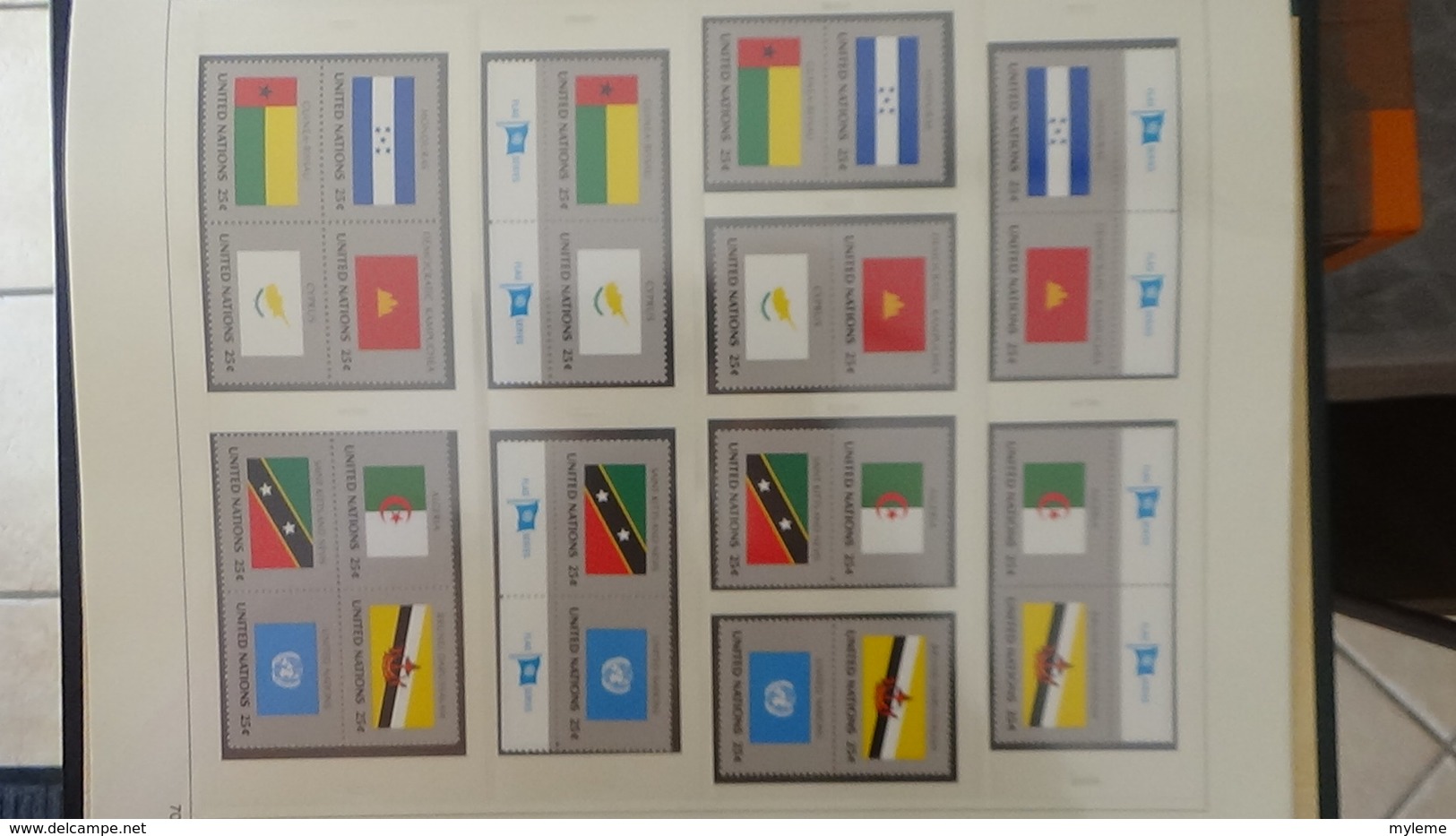 Grosse collection Nations Unies en SAFE avec étui série drapeaux en blocs et timbres ** complet.. A saisir !!!