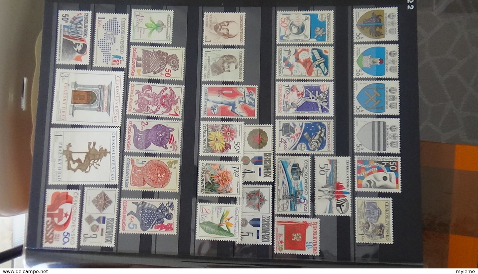 Collection de TCHECOSLOVAQUIE  en timbres ** et blocs oblitérés. A saisir !!!