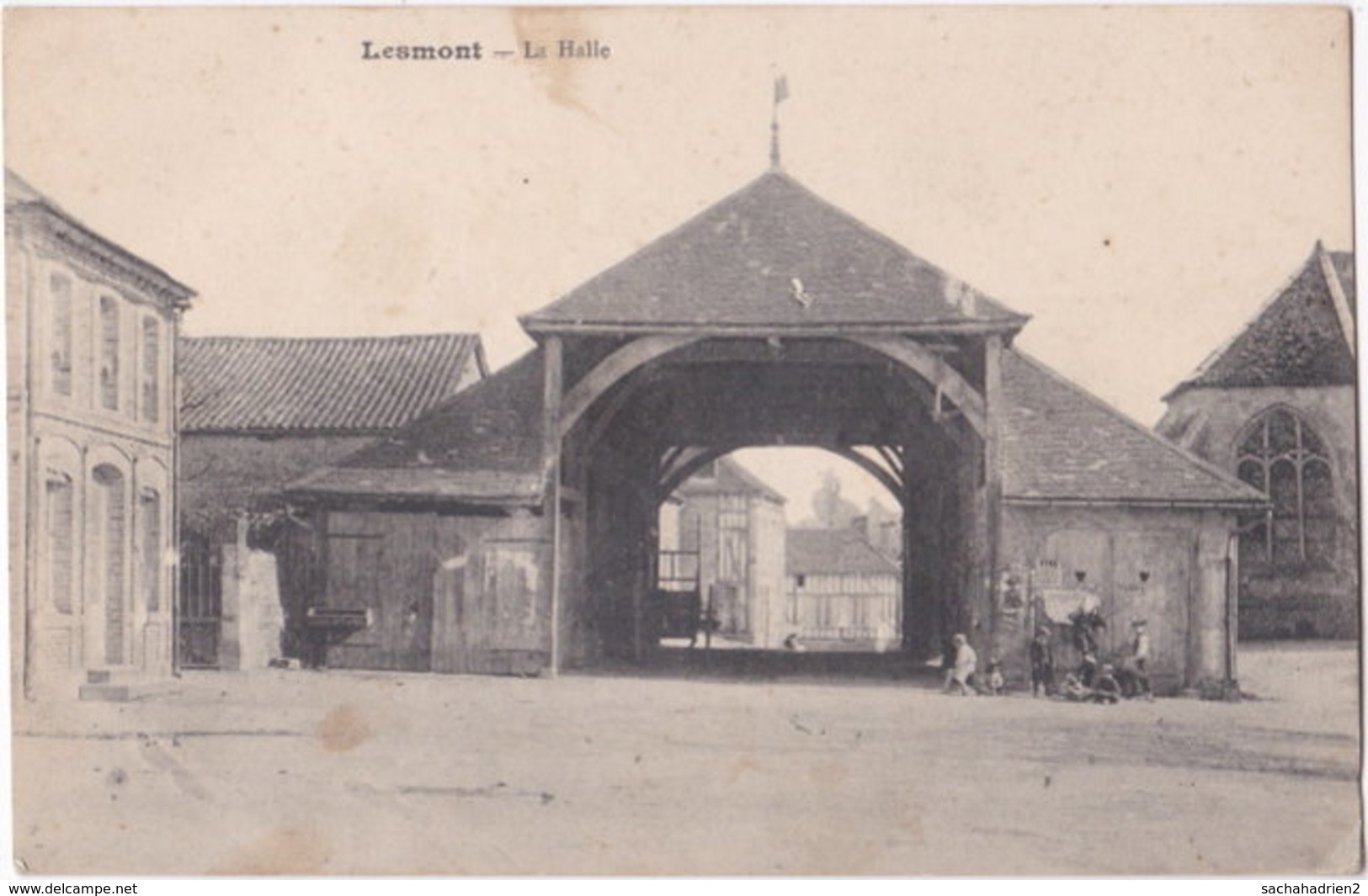 10. LESMONT. La Halle - Autres & Non Classés