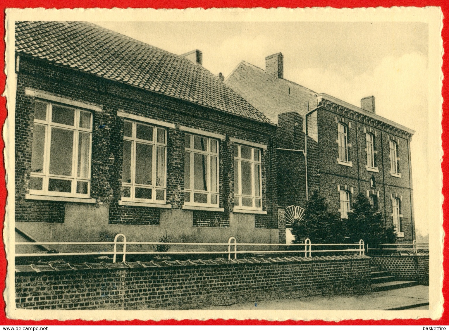 Hoeleden (Kortenaken): Klooster En School Van De Zusters Der Chriselijke Scholen - Kortenaken