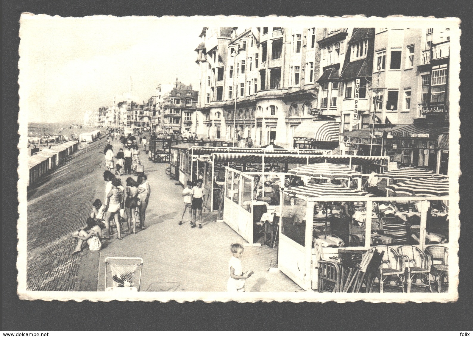 Westende - Westende - Zeedijk - Geanimeerd - 1961 - Westende