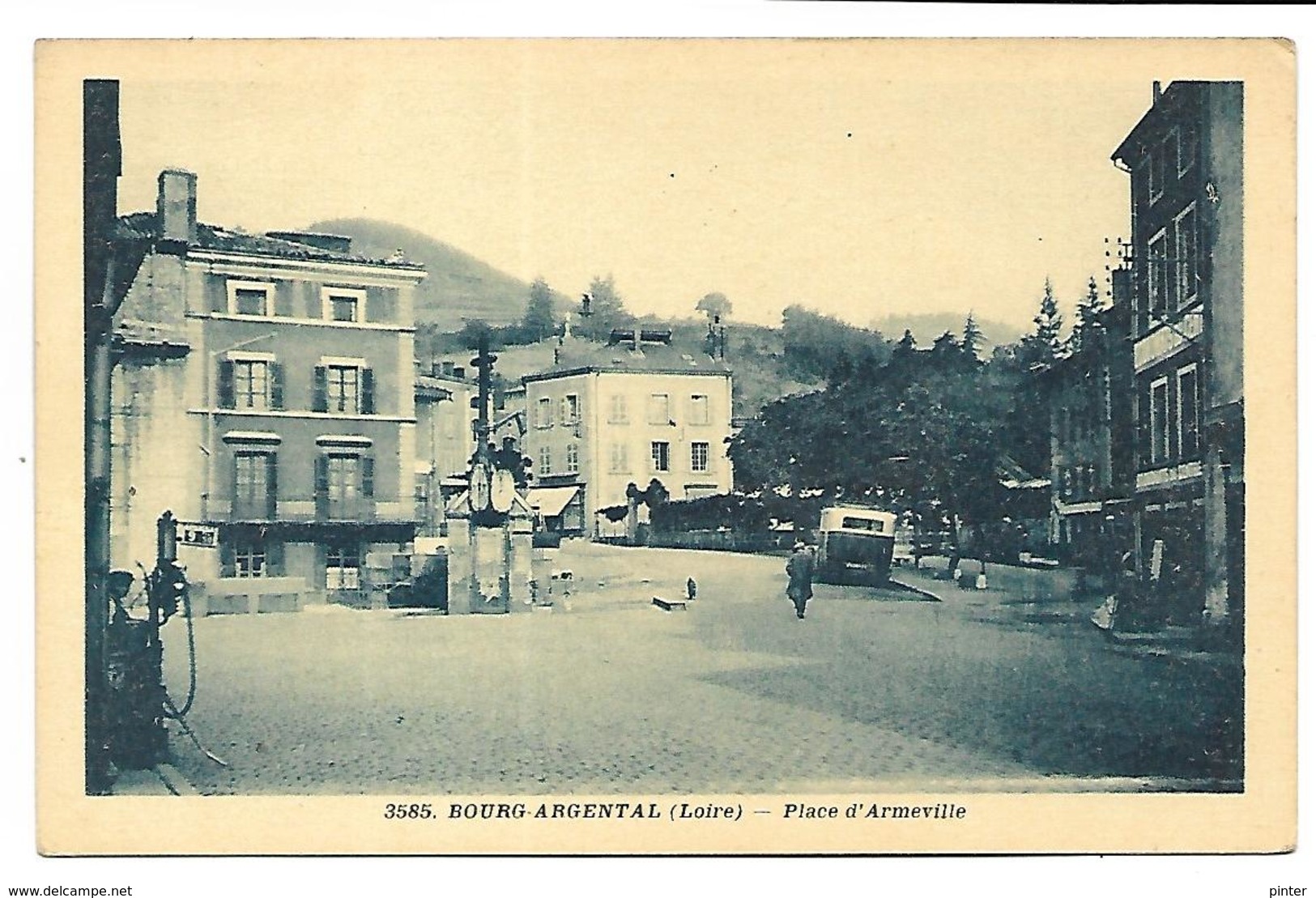 BOURG ARGENTAL - Place D'Armeville - Bourg Argental