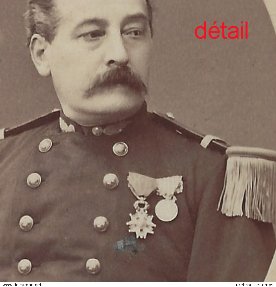 CDV Officier Médaillé Vers 1880-grenades Sur Col-photo  Mulnier à Paris - Guerre, Militaire
