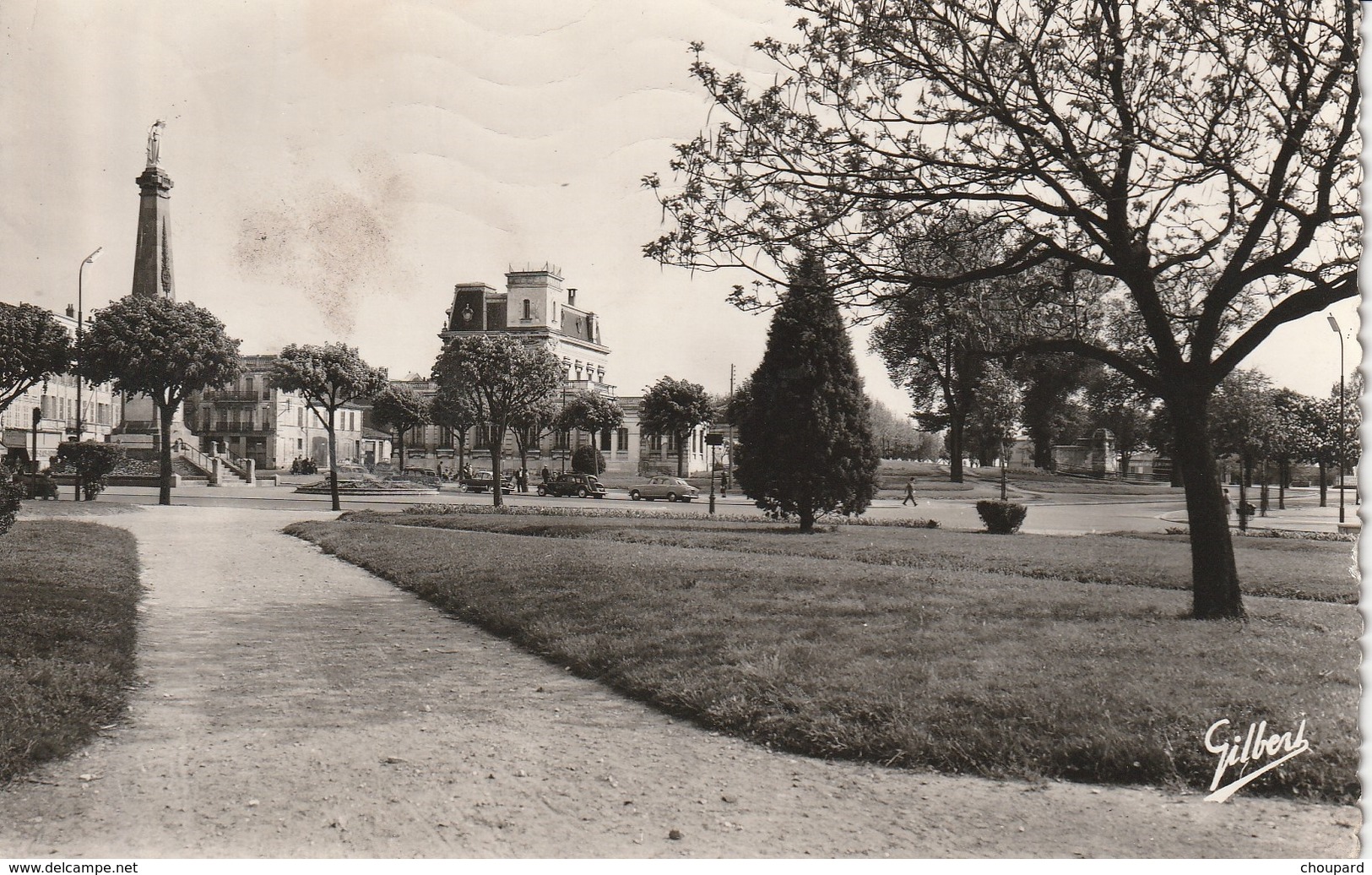 17 -Très Belle Carte Postale Semi Moderne De ROCHEFORT SUR MER  Les Promenades - Rochefort