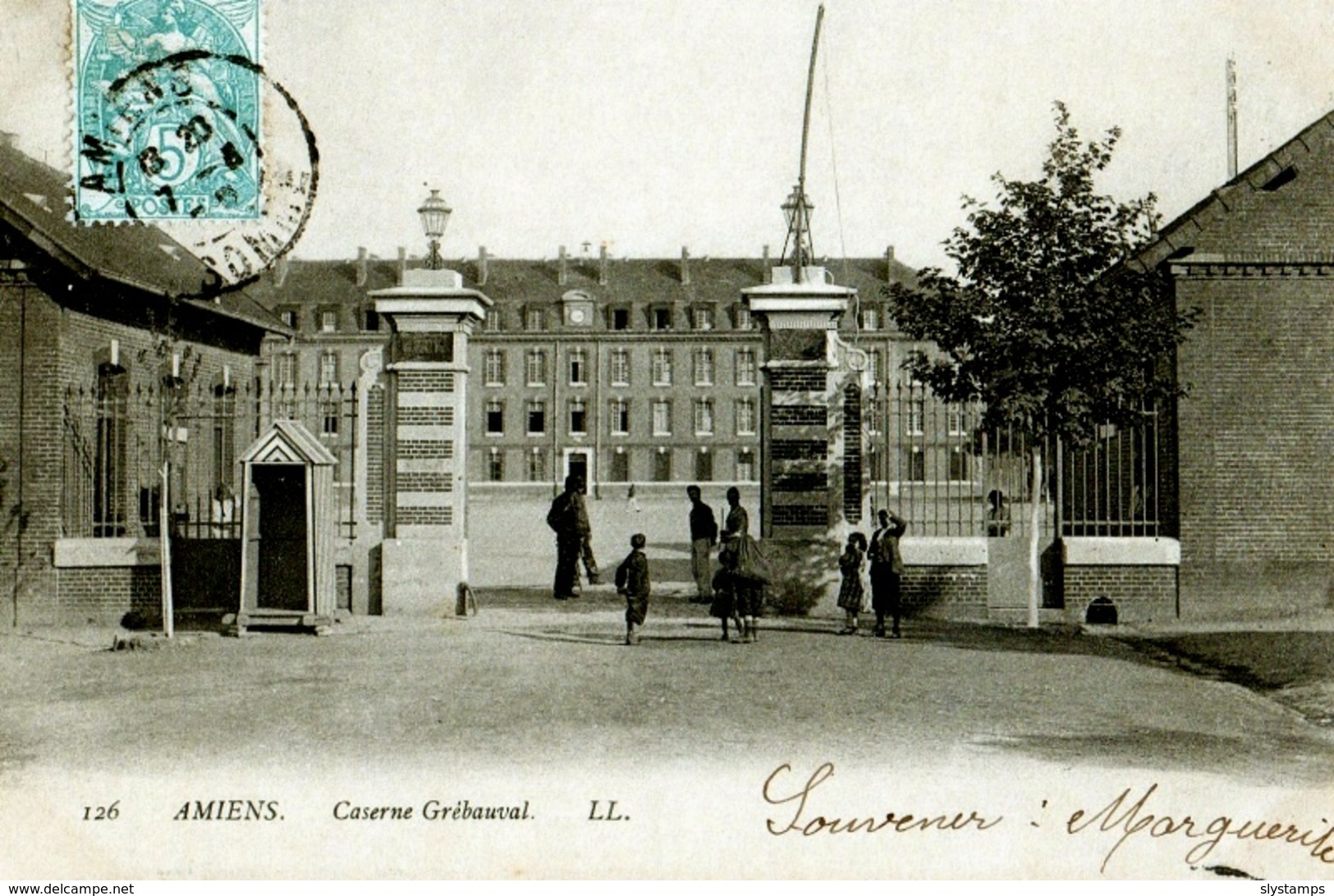 CPA 80 AMIENS N°126 CASERNE GRIBAUVAL LL ANIMEE - Amiens