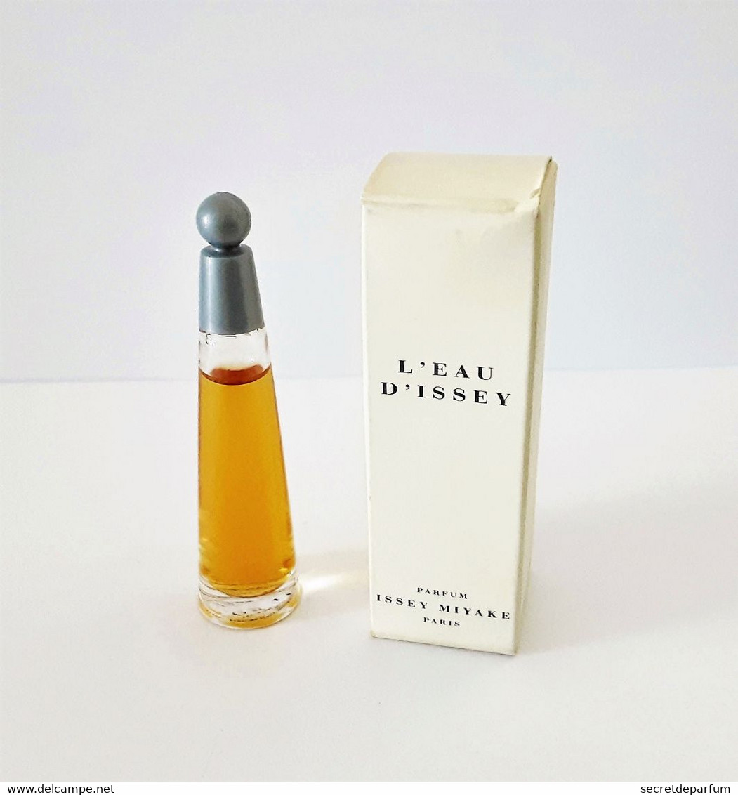 Miniatures De Parfum  L'EAU D'ISSEY De ISSEY MIYAKE   3 Ml  + Boite UN PEU FROISEE EN HAUT - Miniatures Femmes (avec Boite)