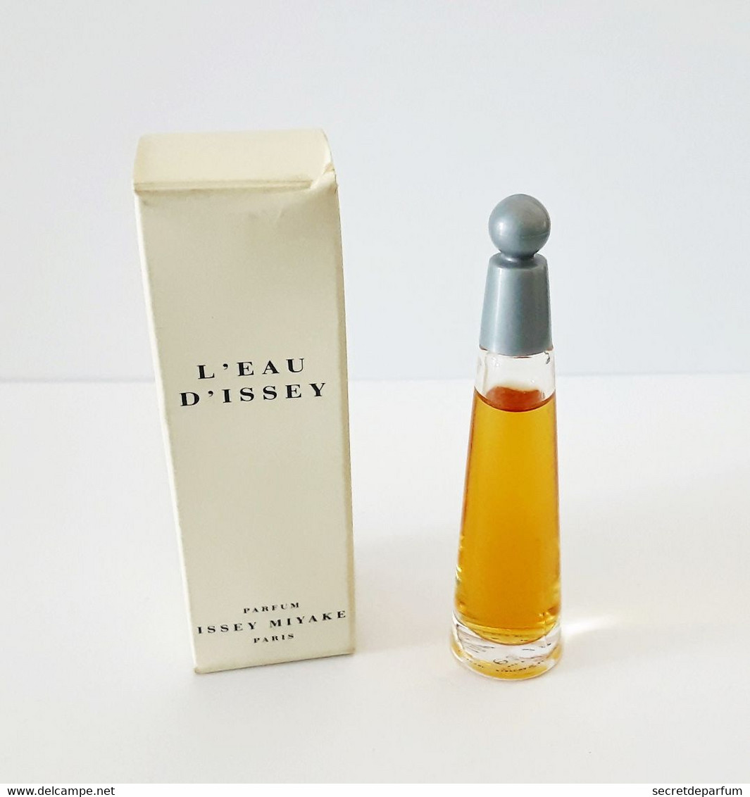 Miniatures De Parfum  L'EAU D'ISSEY De ISSEY MIYAKE   3 Ml  + Boite UN PEU FROISEE EN HAUT - Miniatures Femmes (avec Boite)