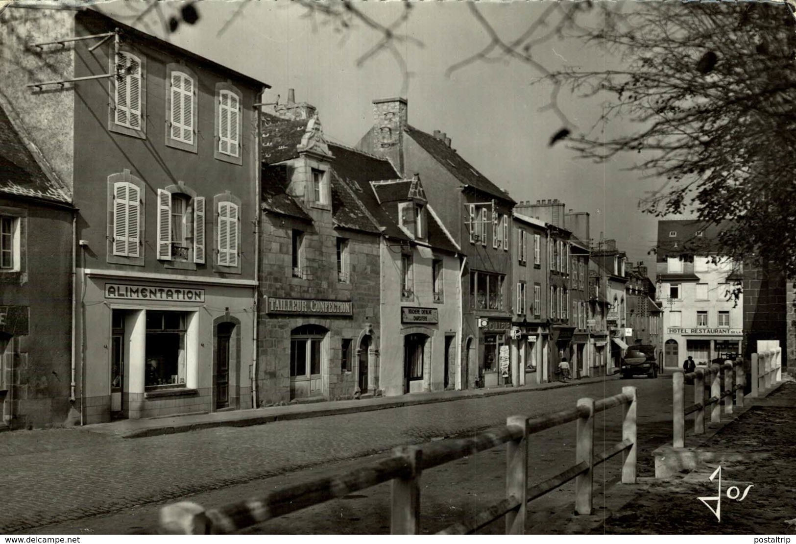 CROZON, La Rue Du Fret Aux Maisons Pittoresques Qui Font Le Charme De Crozon.   Francia  France Frankreich - Crozon