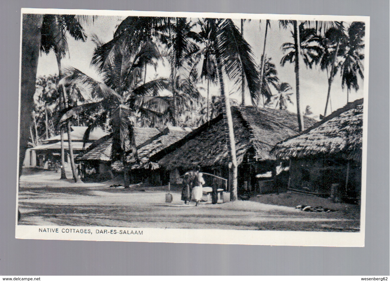 TANZANIA  Dar-es-Salaam. Native Cottages Ca 1930 OLD POSTCARD - Tanzania