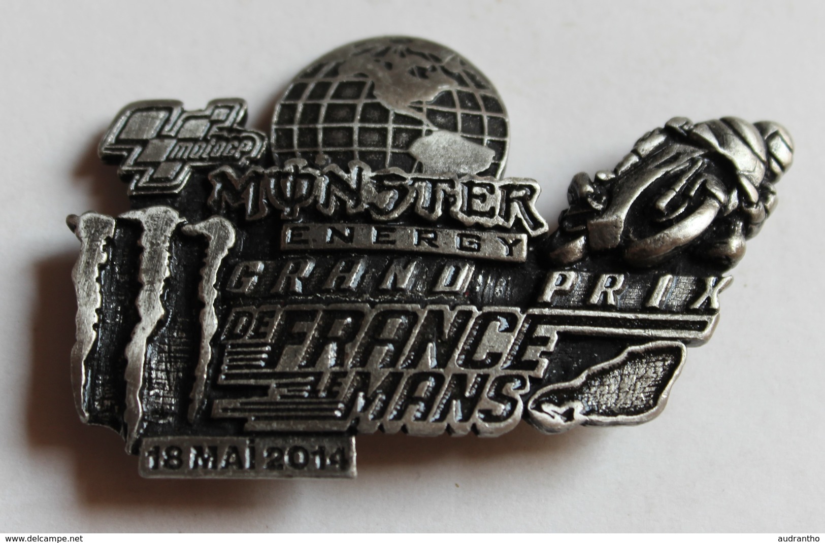 Broche Médaille Course Moto Grand Prix De France Le Mans 2014 Monster Energy Signé - Motos