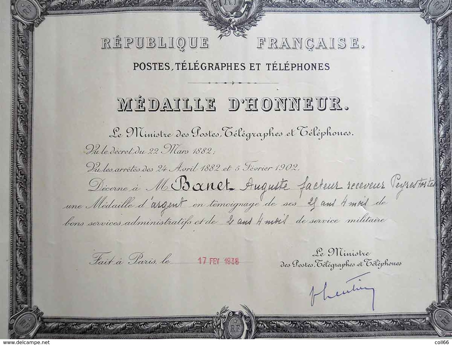 1938 Diplôme Médaille D'Honneur Argent PTT Postes De Mr Auguste Banet Facteur-Receveur à 66 Peyrestortes 52x37 Cms - Diploma & School Reports