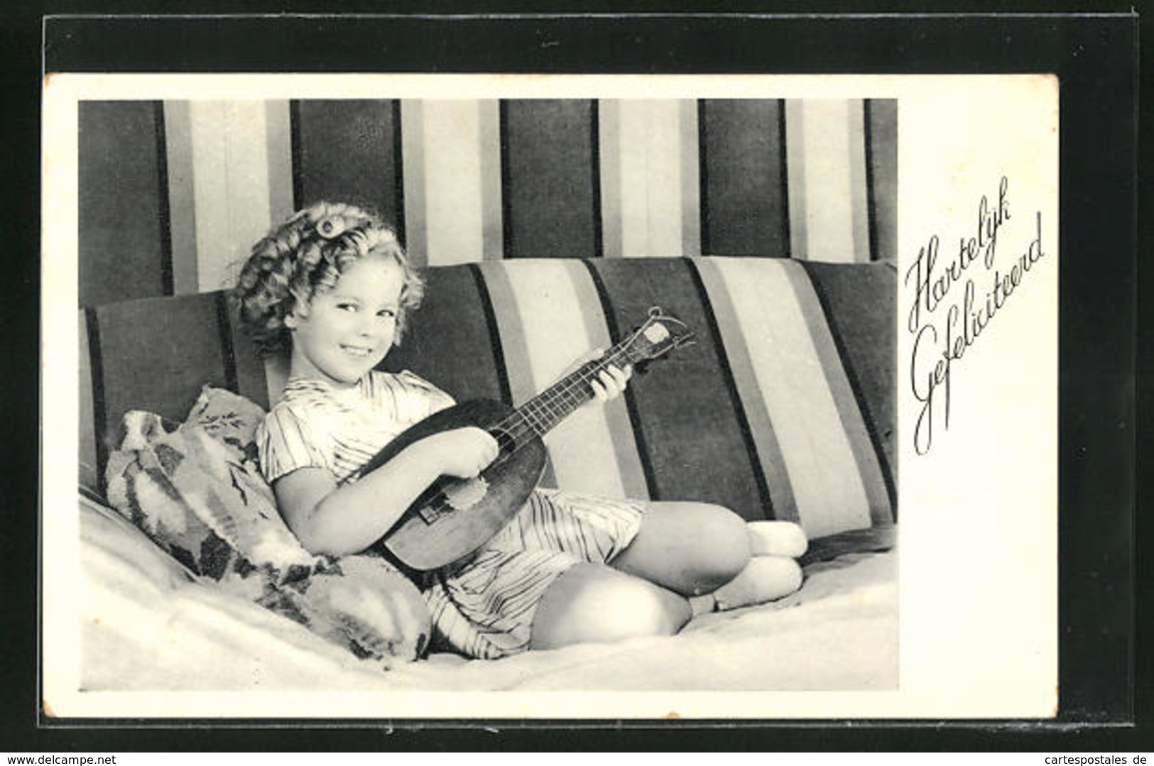AK Schauspielerin Shirley Temple Mit Gitarre - Acteurs