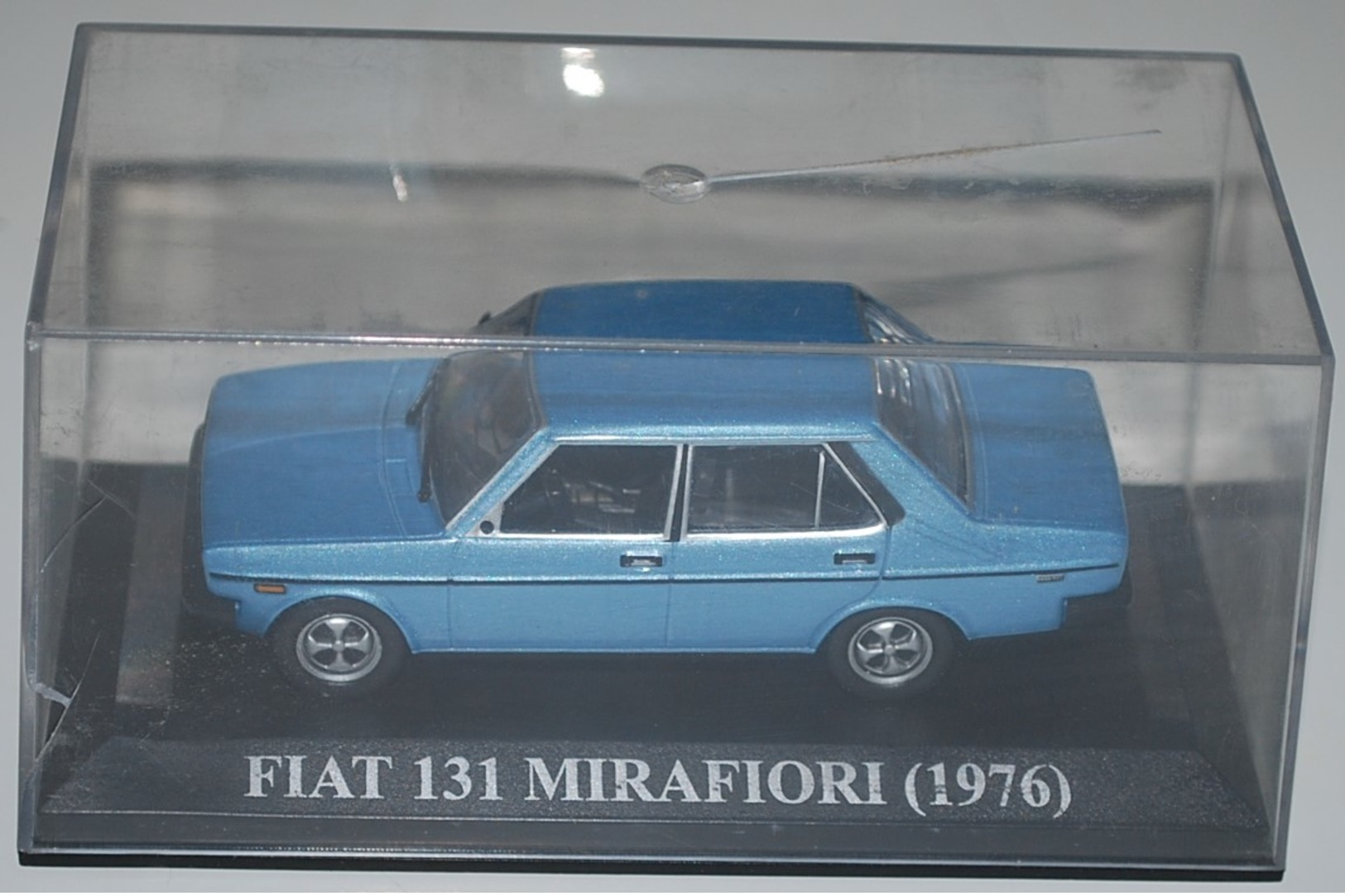 FIAT 131 Mirafiori 1976 - Ixo