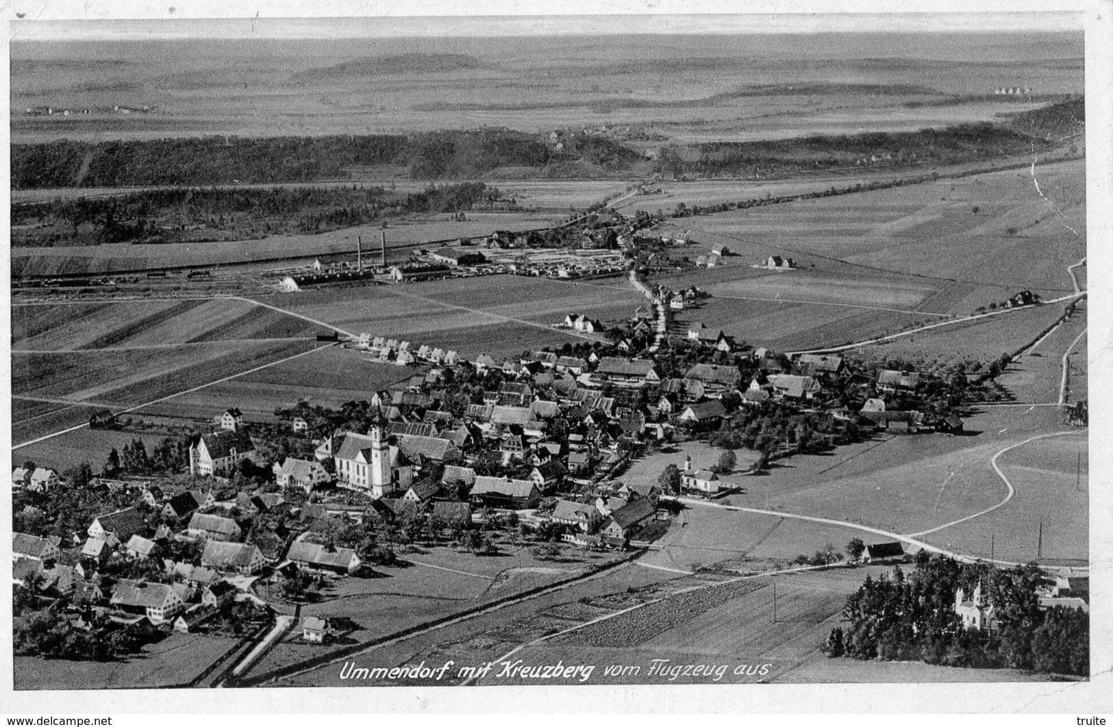 UMMENDORF MIT KREUZBERG VOM FLUGZEUG AUS - Biberach