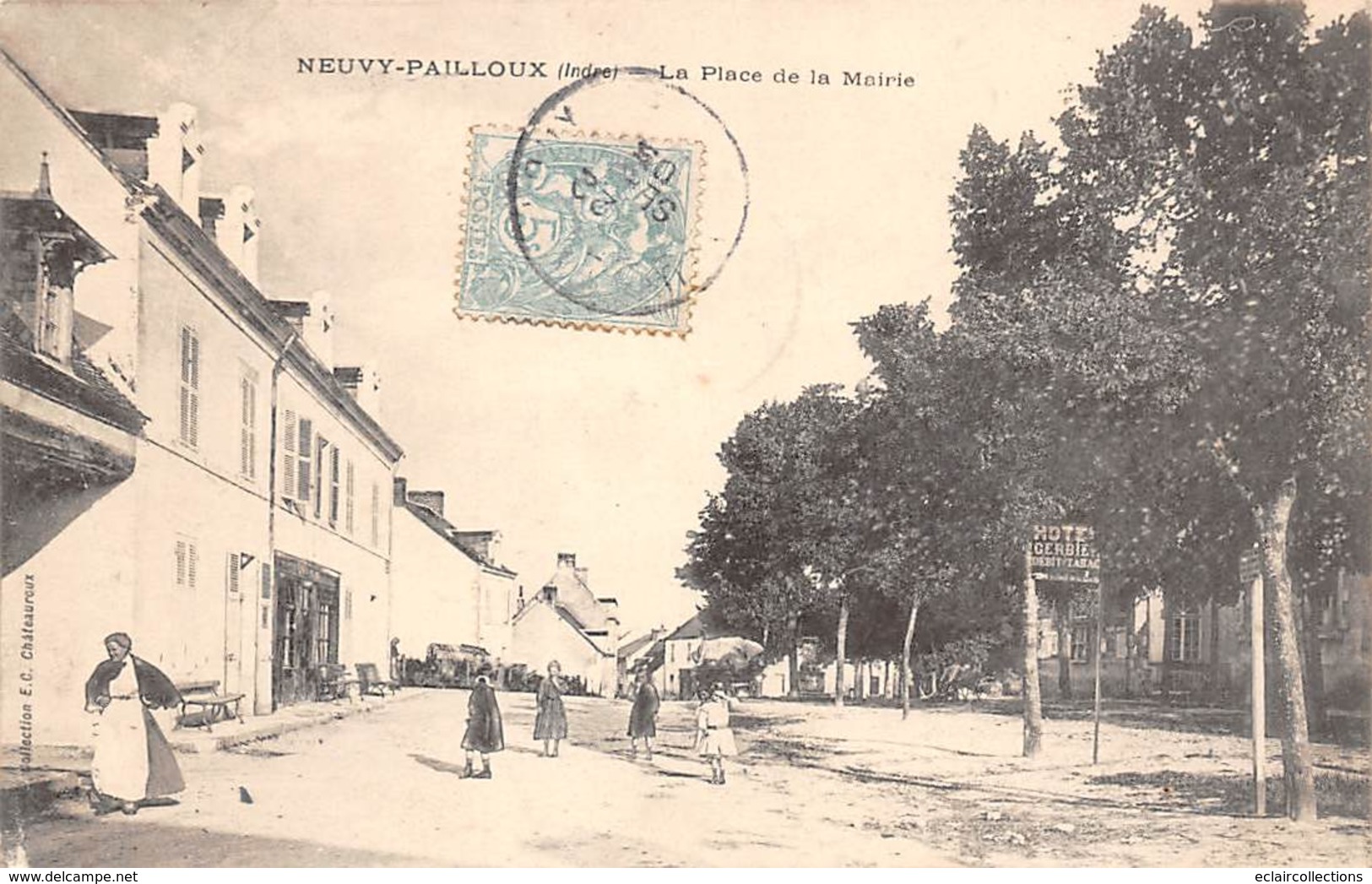 Neuvy Pailloux        36      La Place De La Mairie          (voir Scan) - Andere & Zonder Classificatie