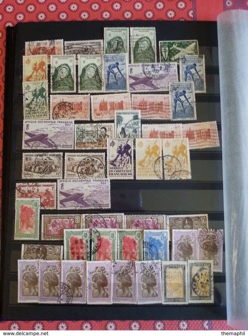 lot n° 643 COLONIES ET DIVERS un vrac en 3 classeurs