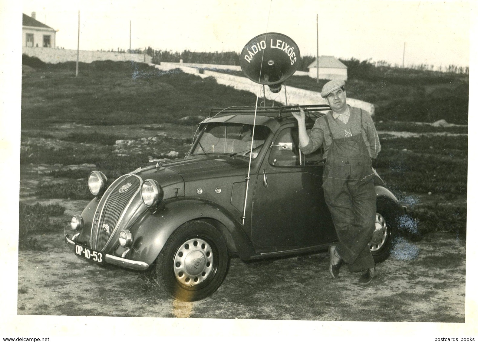 Fotografia 1954 Com Carro Antigo E RADIO LEIXÕES. Vintage Photo W/old Car From 1937 FIAT - SIMCA Topolino 5 Portugal - Anciennes (Av. 1900)