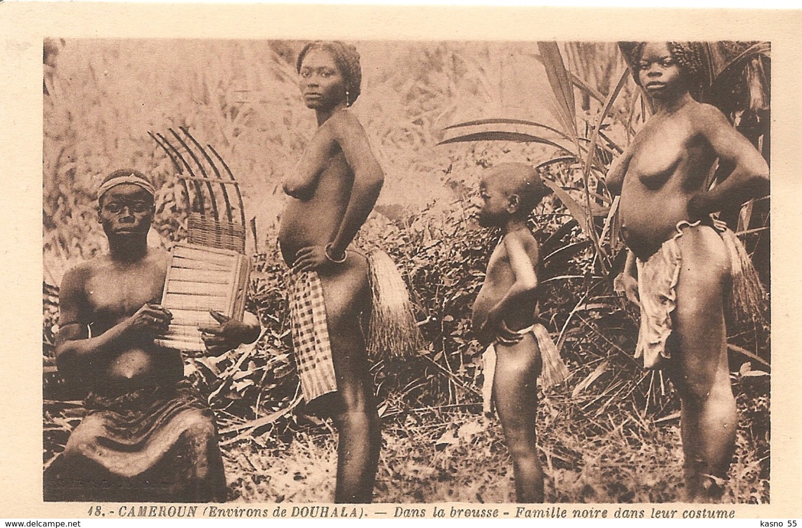 Cameroun . Environs De Douhala . Famille Dans Leur Costume . - Cameroon