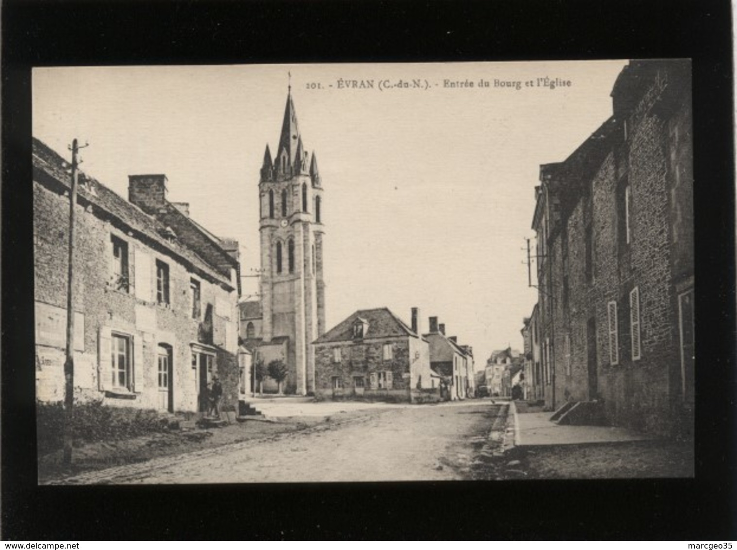 22 évran Entrée Du Bourg Et L'église édit. Passemard N° 201 - Evran