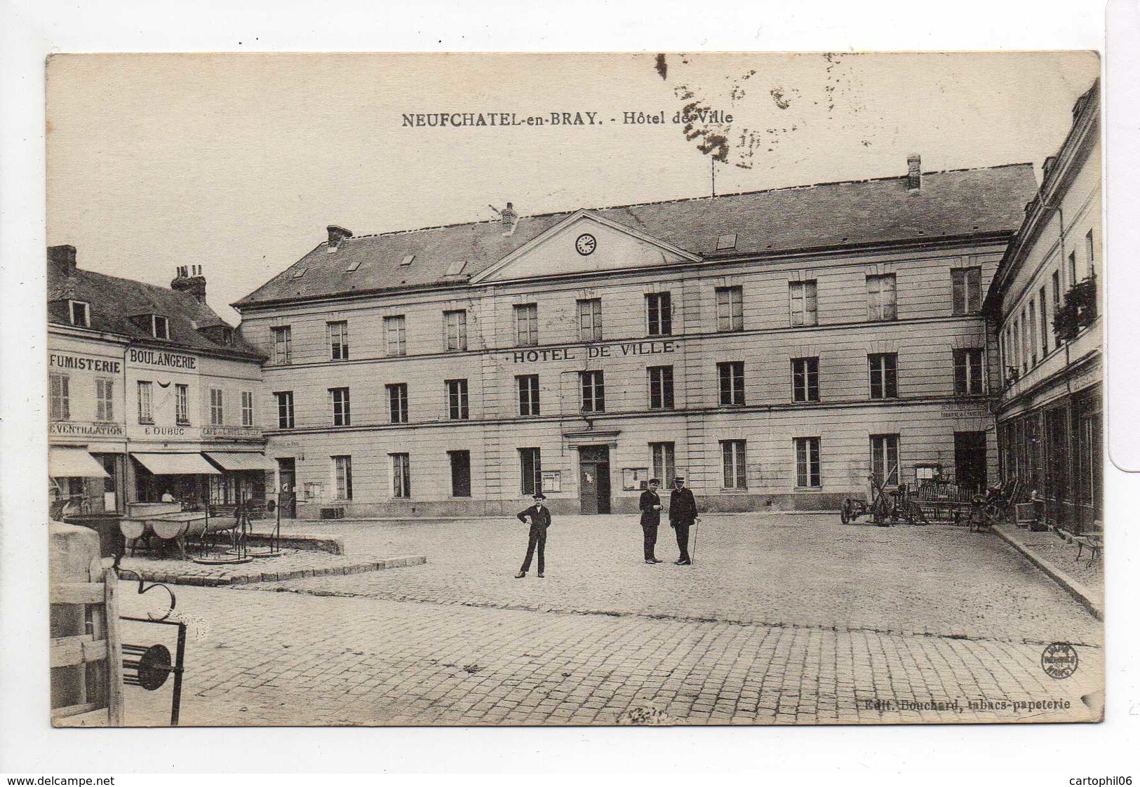 - CPA NEUFCHATEL-EN-BRAY (76) - Hôtel De Ville 1916 (avec Personnages) - Edition Bouchard - - Neufchâtel En Bray