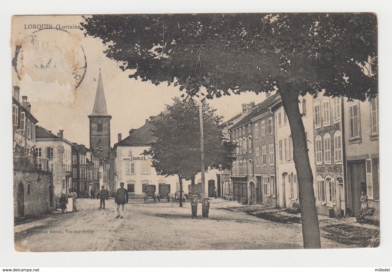 BO042 - LORQUIN - Place Du Village - Eglise - Boulangerie - Lorquin