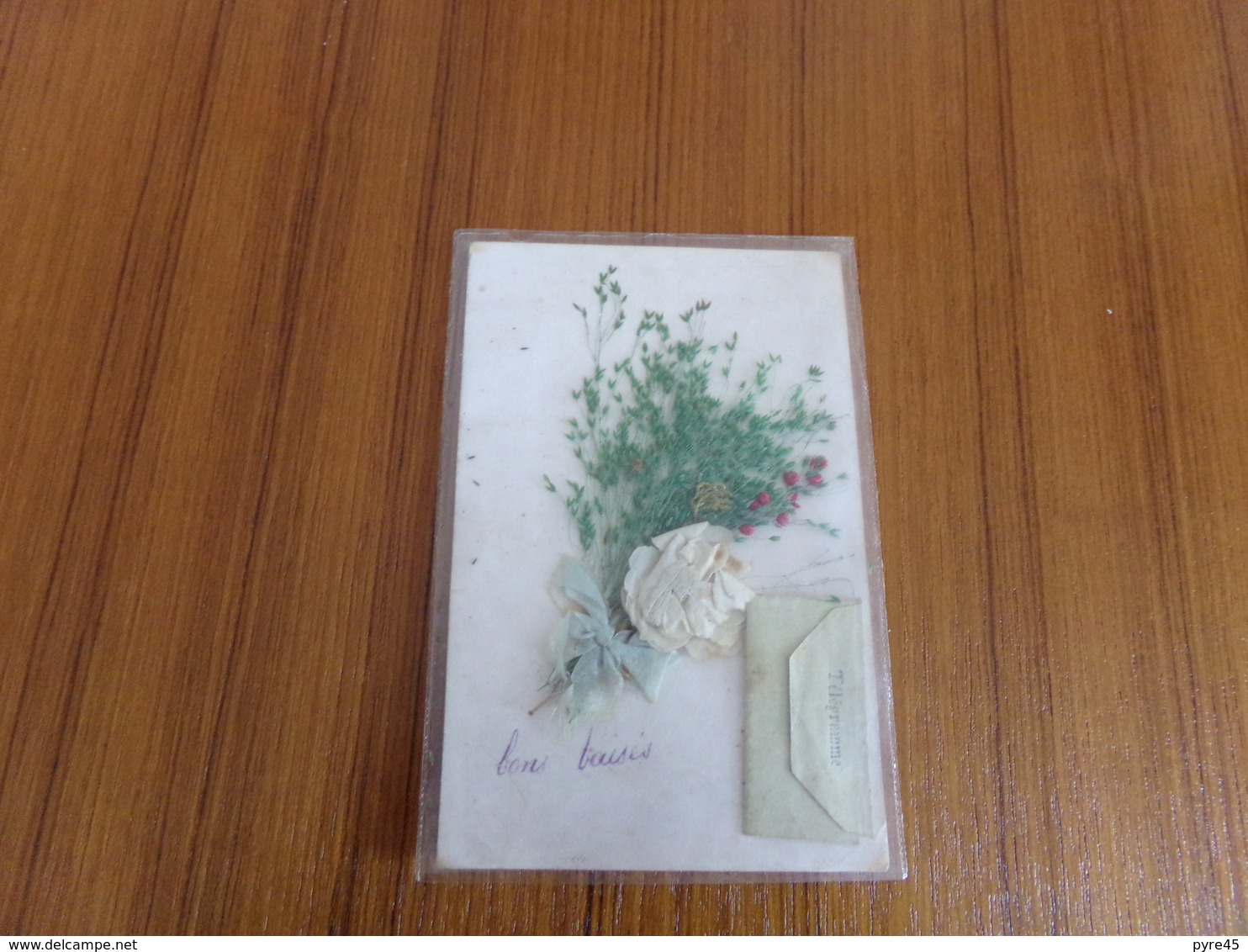 Carte Postale Faite Main Avec Du Tissu, Fleurs, Branches Et Petite Enveloppe - Autres & Non Classés