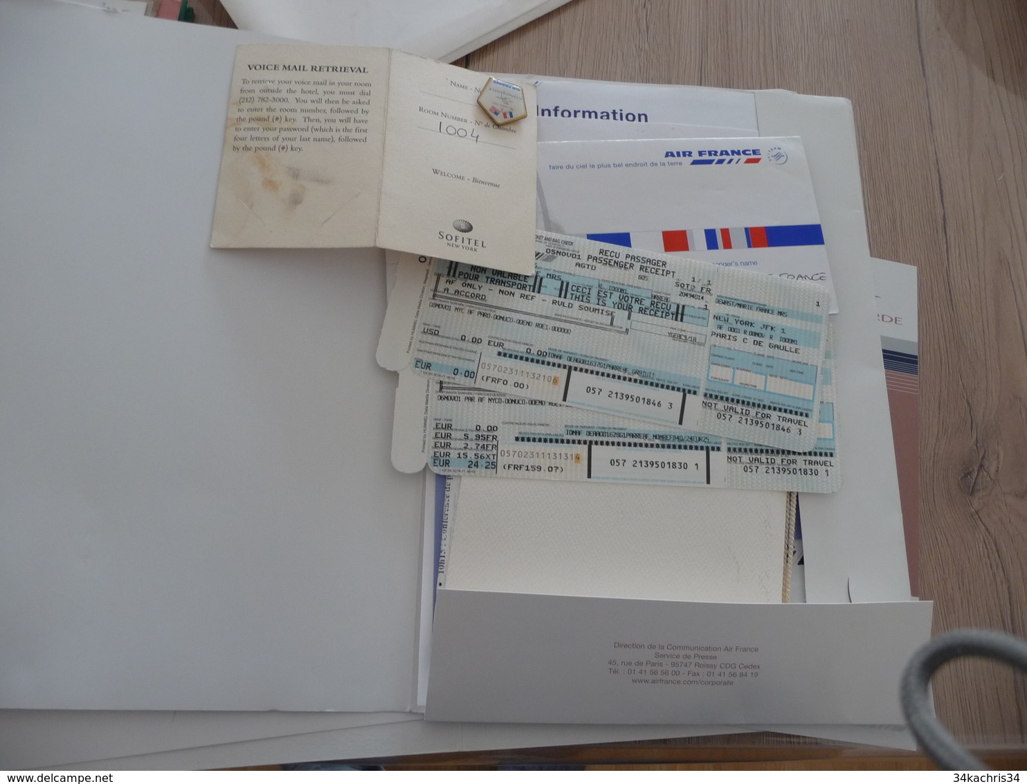 Concorde Archive Environs 30 Documents 2001 Billet Pin's Menus Dossiers Com Air France British Airways Vol 2001 AF002 - Autres & Non Classés