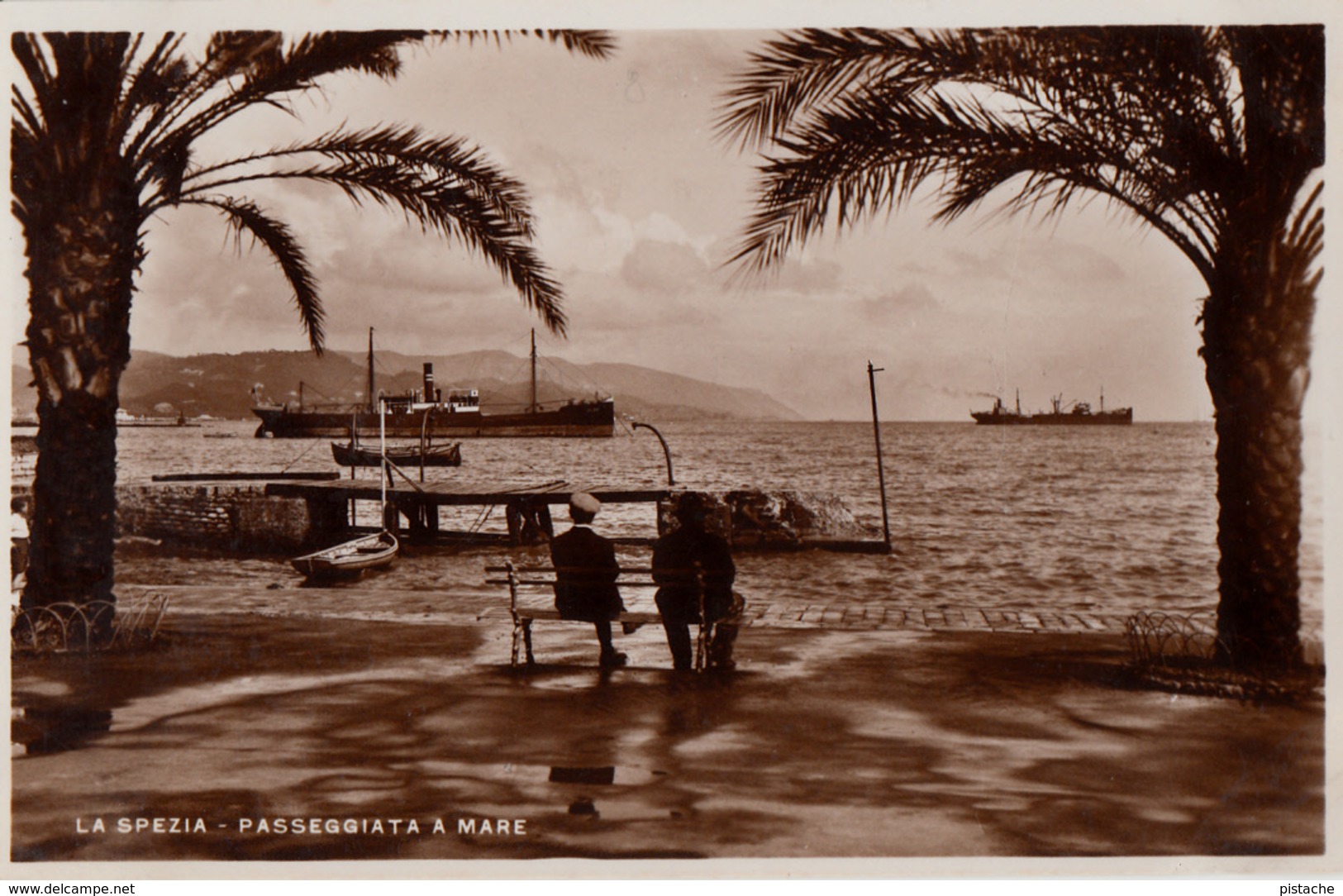 Real Photo - Vera Fotografia - B&W RPPC - Italy Italia - La Spezia - Passeggiata A Mare - Animation Boat - 2 Scans - La Spezia