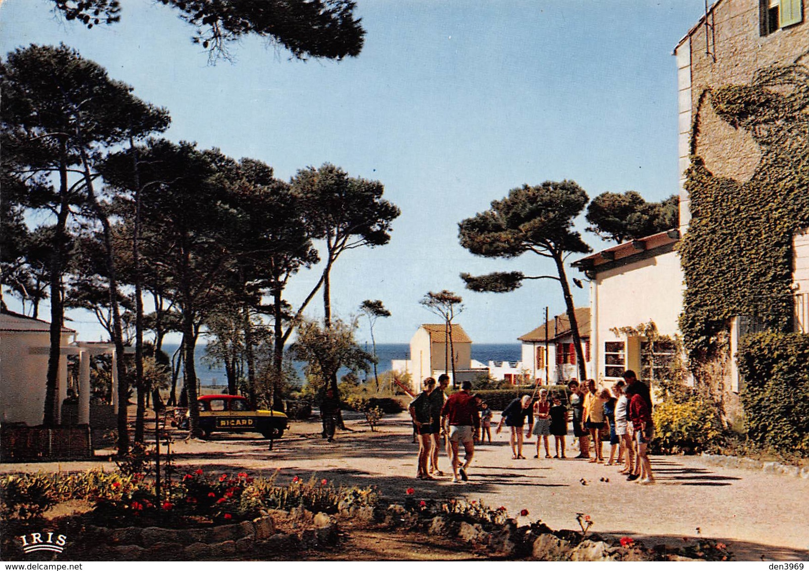 SAUSSET-les-PINS - Centre De Loisirs Ricard - Joueurs De Boules - Pétanque - Renault 4L Publicité Ricard - Autres & Non Classés