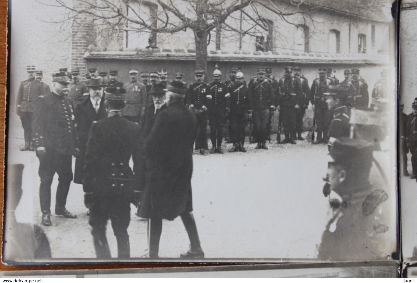 Guerre 1914 1918  Rare Serie Remise De Decoration à Joffre Du President Poincaré  Identifiés WWI - War, Military