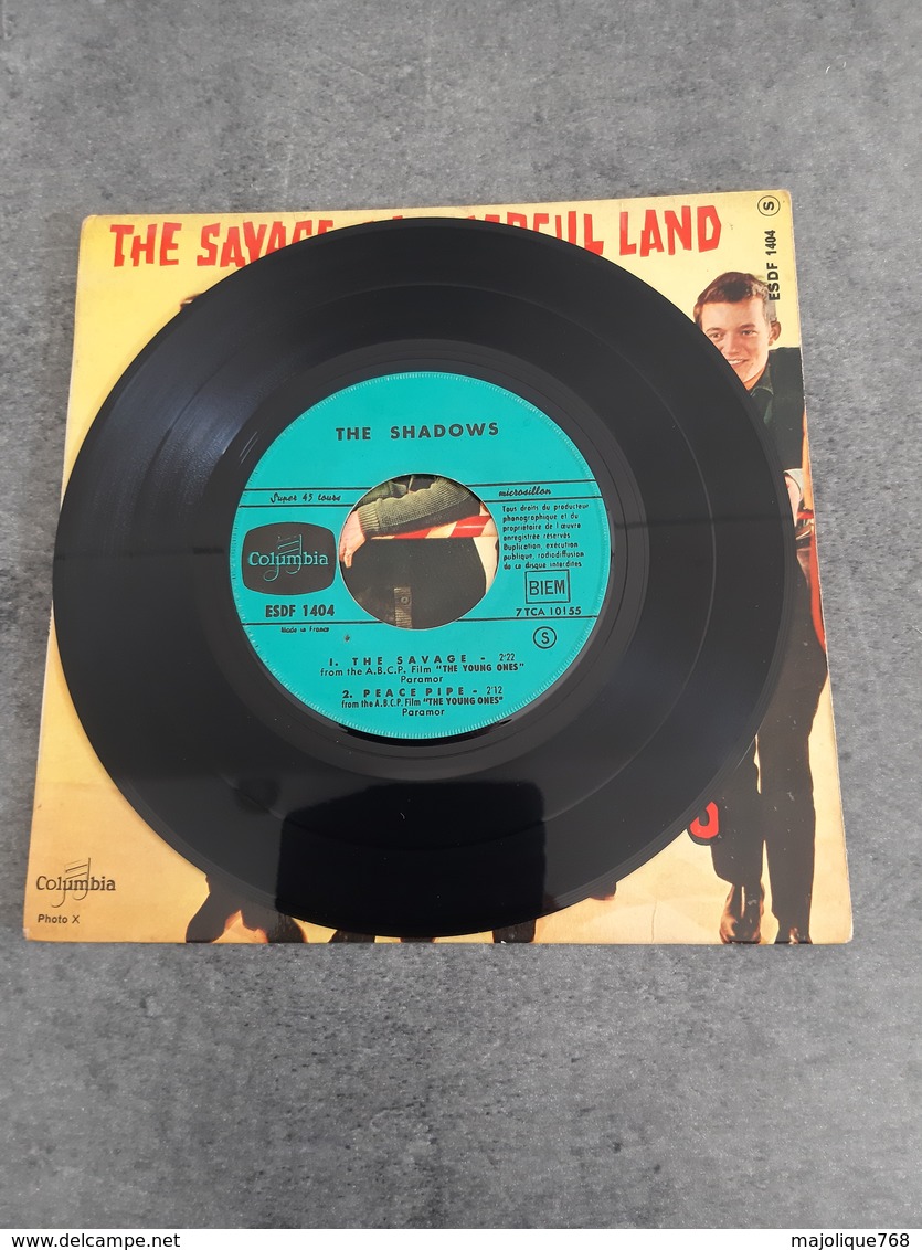 Disque The Shadows - The Savage - Columbia ESDF 1404 -  ​​​​​​​1962 - - Instrumentaal