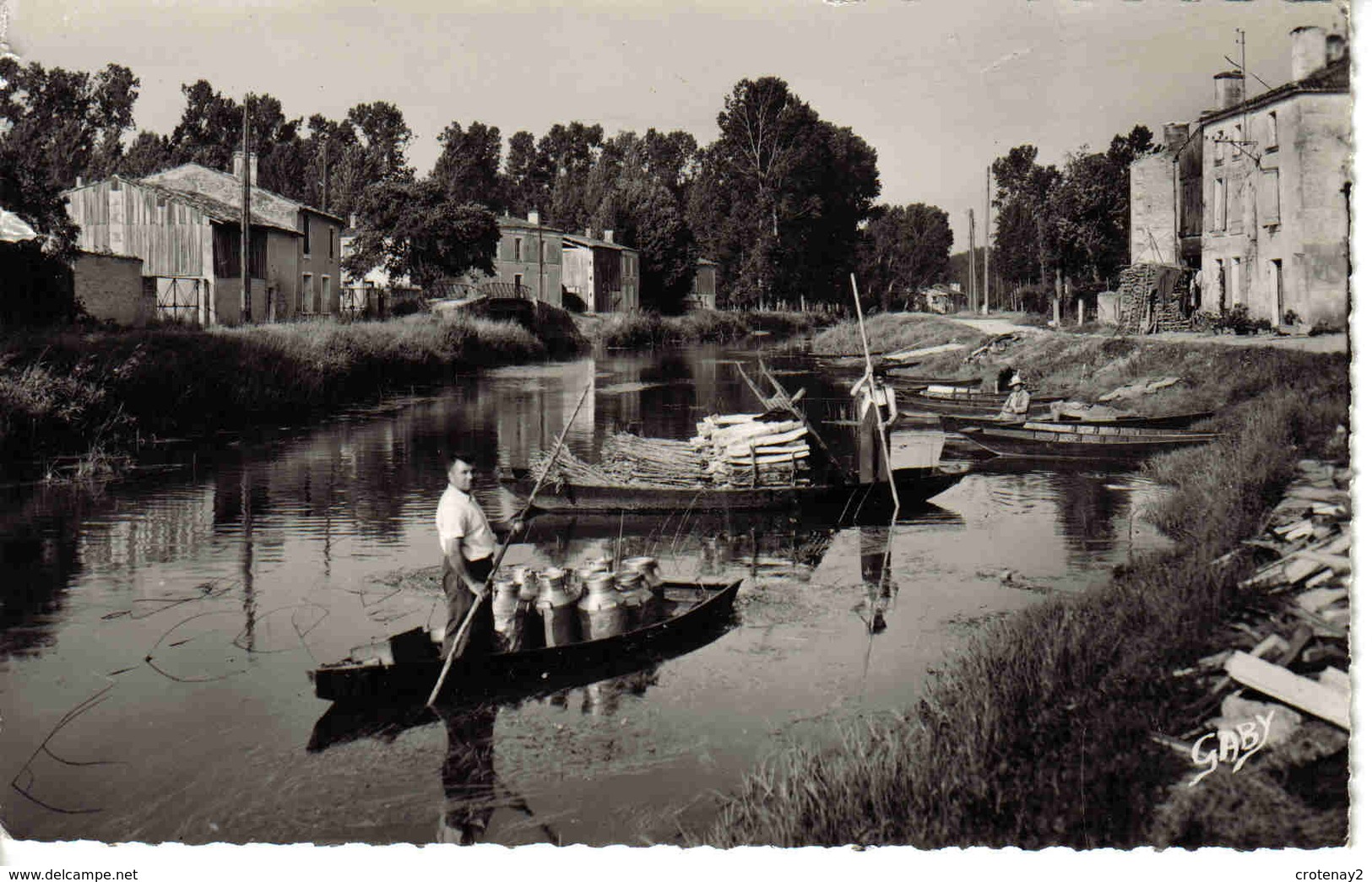 79 La Venise Verte Coulon Vers Niort N°25 Transport De Bois Et De Lait En Barque - Niort