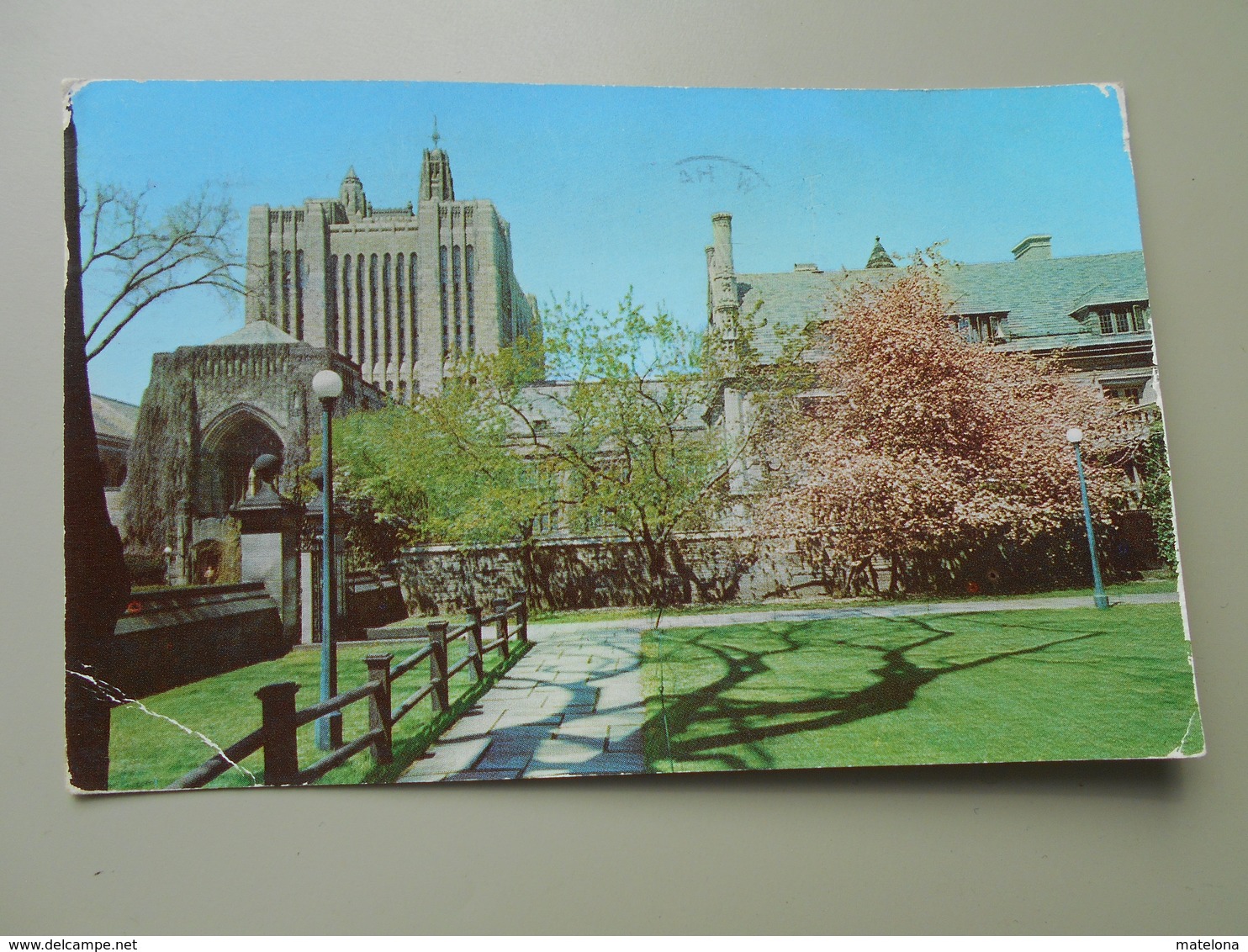 ETATS UNIS CT CONNECTICUT NEW HAVEN BERKELEY COLLEGE COURT NORTH LOOKING TOWARDS STERLING MEMORIAL LIBRARY YALE UNIVERSI - New Haven