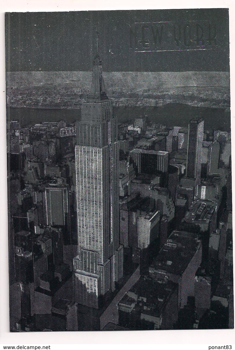 Carte  Lenticulaire - New York - Empire State Building, Towers Over The Midtown Manhattan Skyline - Format 10 X 15 Cm - - Otros Monumentos Y Edificios