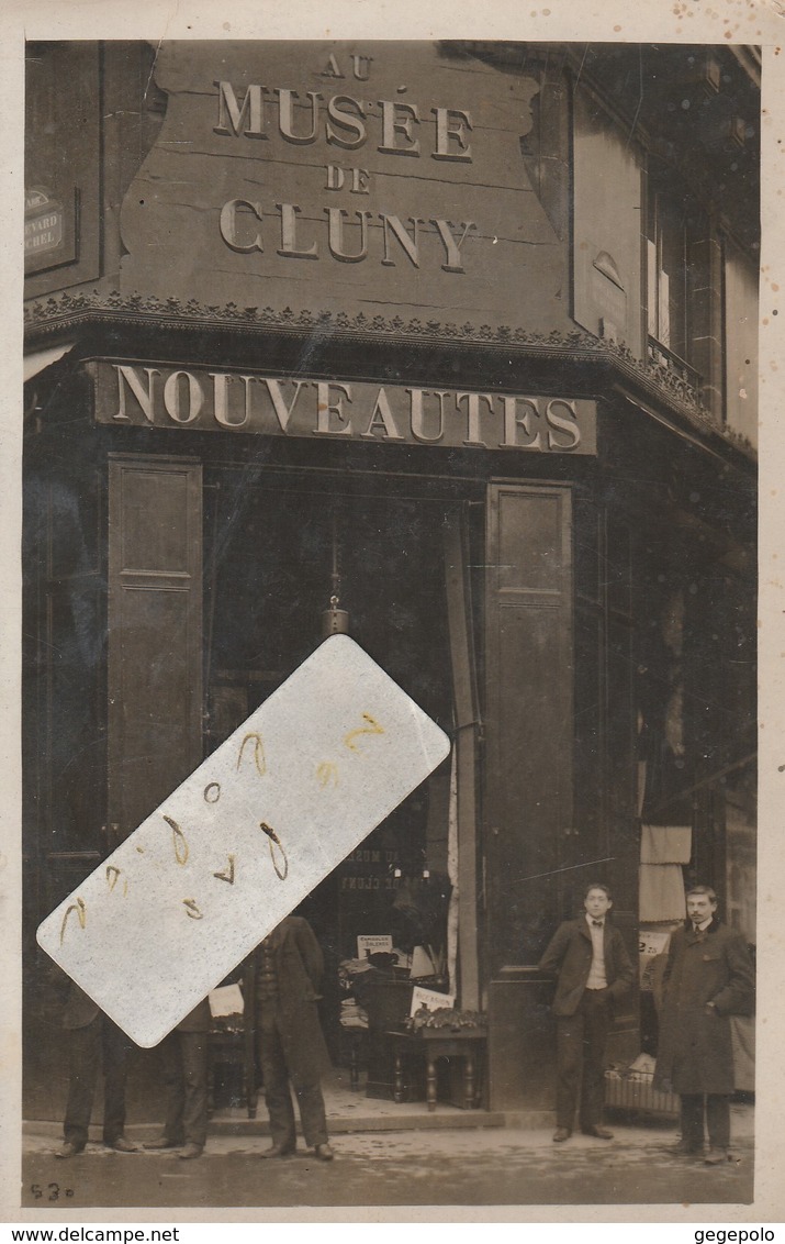 PARIS -  Au Musée De Cluny , En 1906 ( Carte Photo ) - Musea