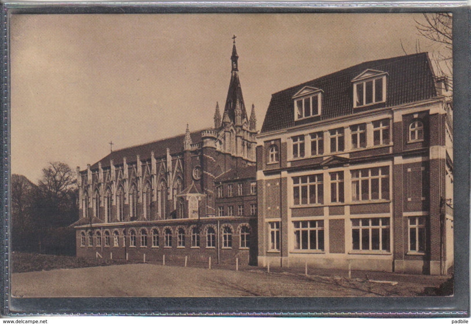 Carte Postale 59. Marcq-en-Baroeul  Institution Libre  Très Beau Plan - Marcq En Baroeul