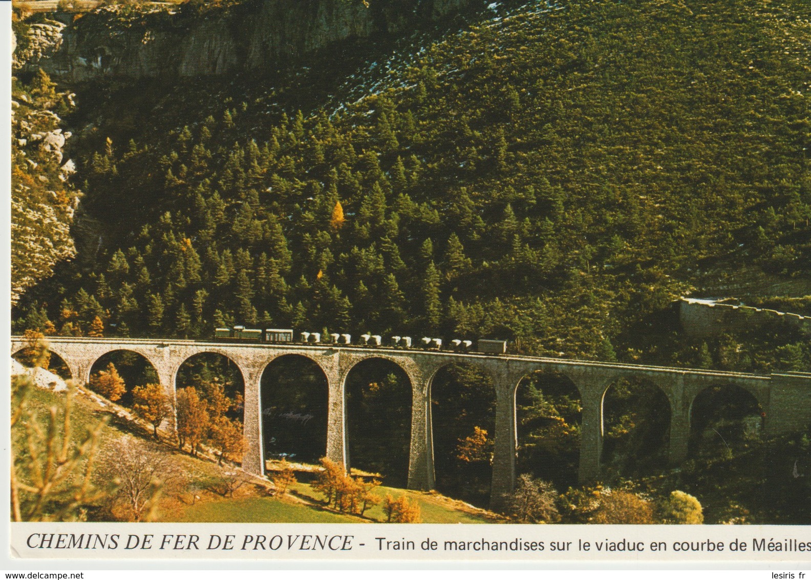 C. P. - CHEMINS DE FER DE PROVENCE - TRAIN DE MARCHANDISES SUR LE VIADUC EN COURBE DE MEAILLES - JACQUES CHAUSSARD -A 83 - Bahnhöfe Mit Zügen