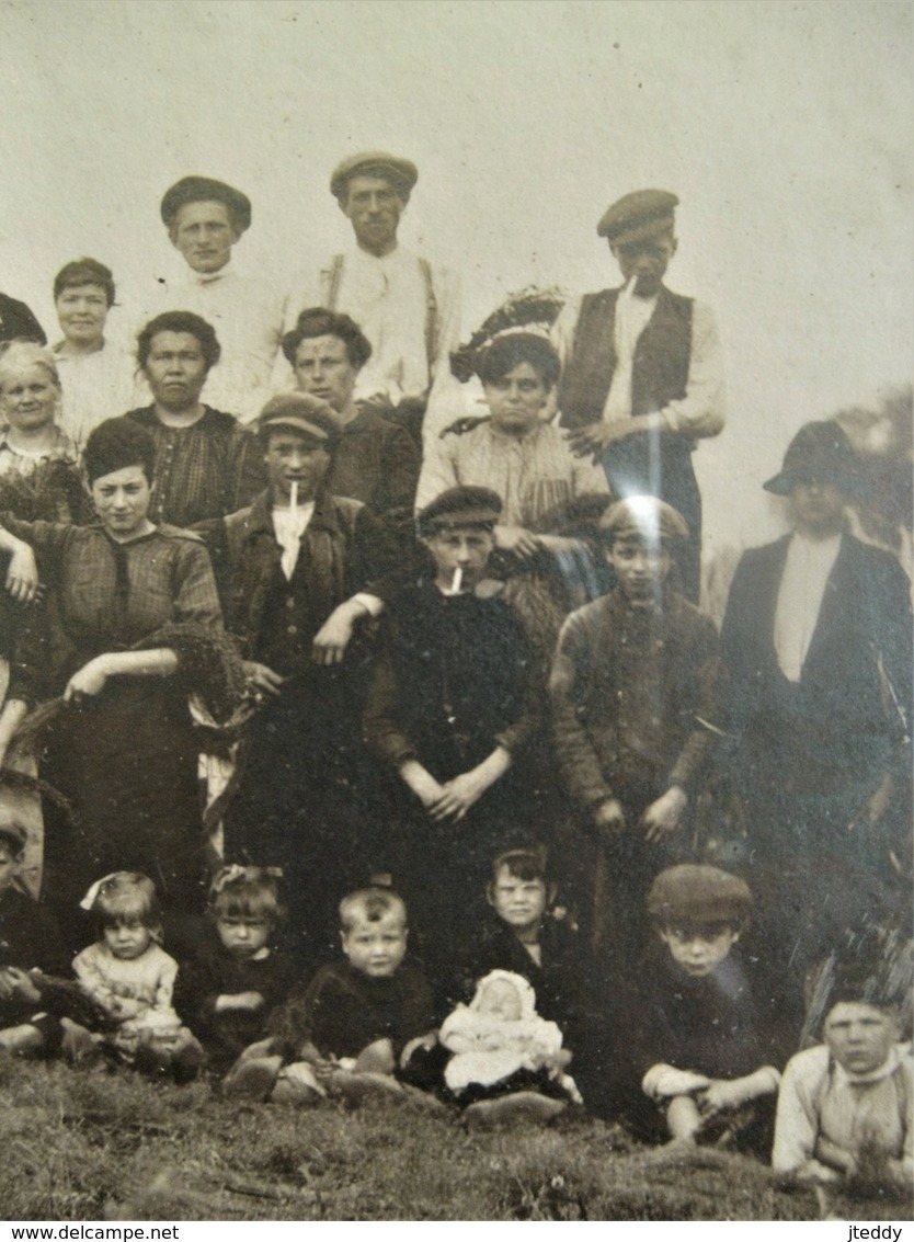 Antieken Originele Groeps Foto  (tijdens De Oogst )  Photo VAN GEERTRUYEN  ASSCHE - Geïdentificeerde Personen