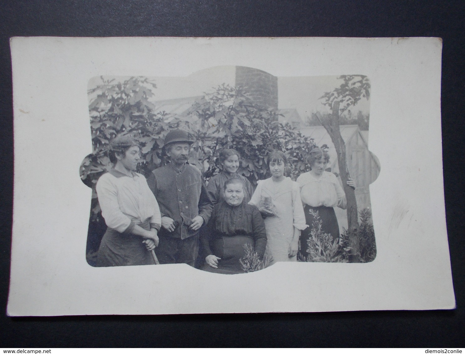 Carte Postale  - Photo Groupe Homme Femmes Enfants - (2826) - Photographie