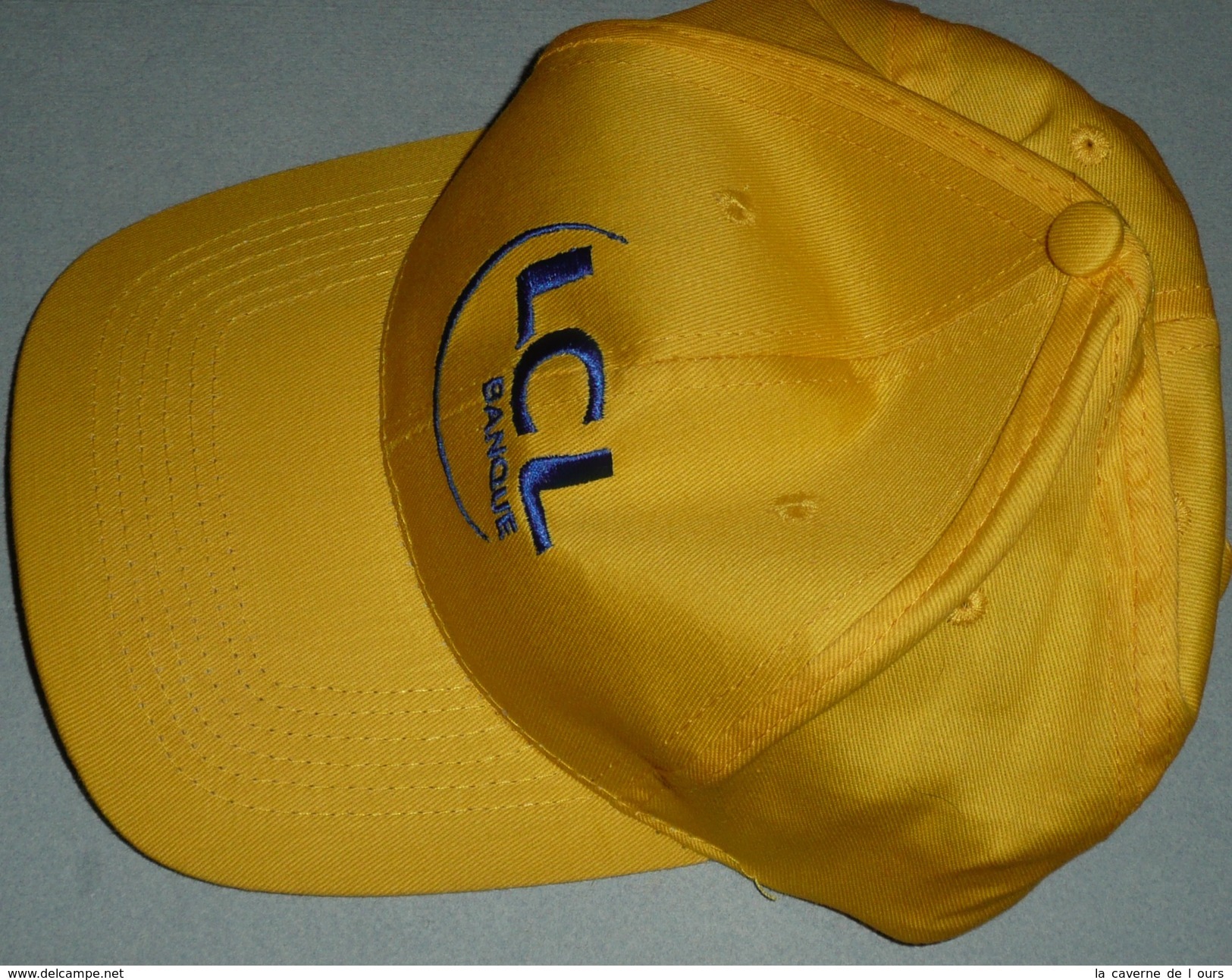 Rare Casquette Publicitaire Tissu Cyclisme Caravane Du "Le Tour De France" Banque LCL Crédit Lyonnais, Maillot Jaune - Casquettes & Bobs