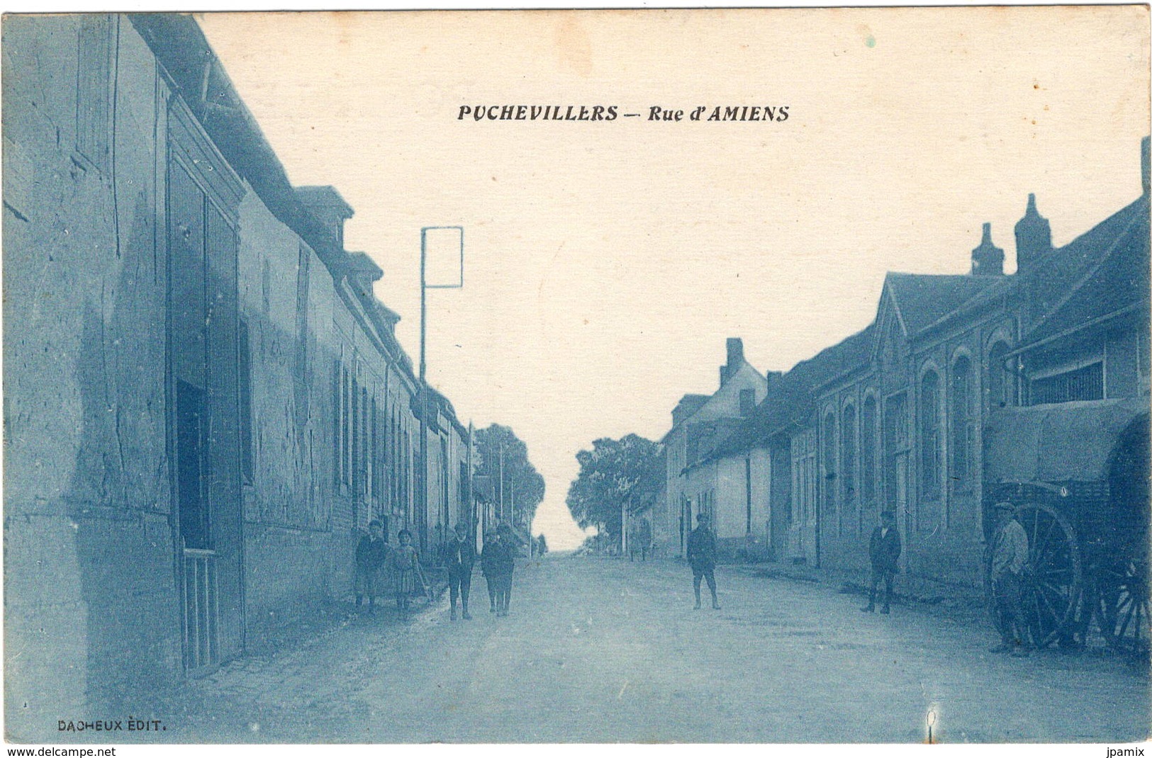 CPA : Puchevillers , Rue D'Amiens , Animation - Autres & Non Classés