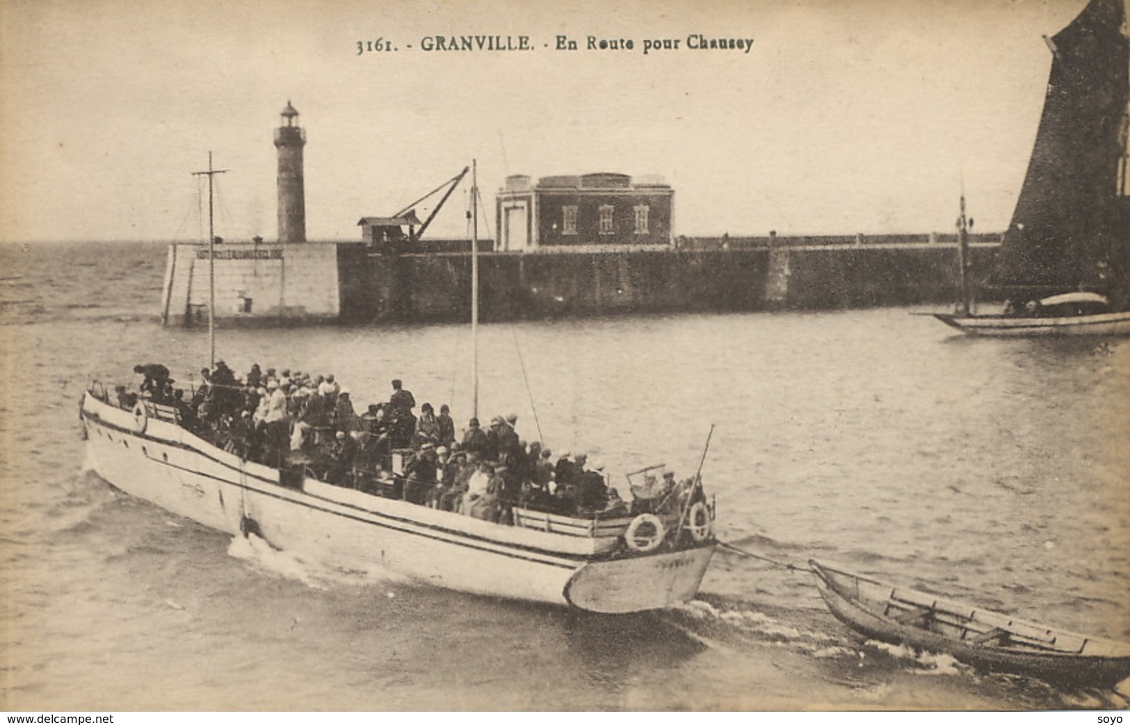 Granville . En Route Pour Chausey  . Phare . Lighthouse - Ferries