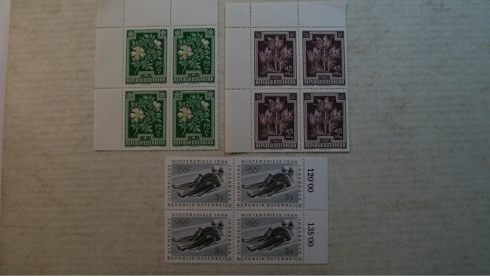 LOT 24 (**MNH)