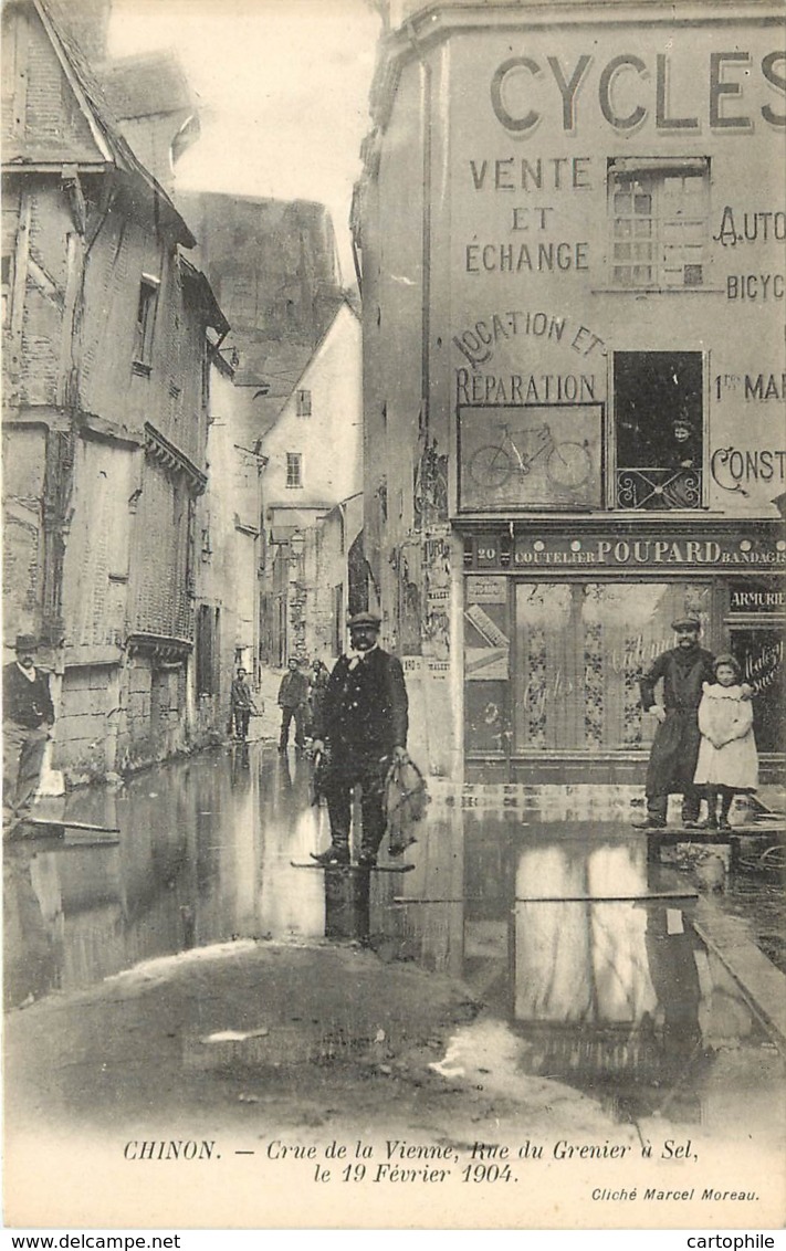 37 - CHINON - Crue De La Vienne - Rue Du Grenier à Sel Le 19 Fevrier 1904 - Coutelier Armurie - Chinon